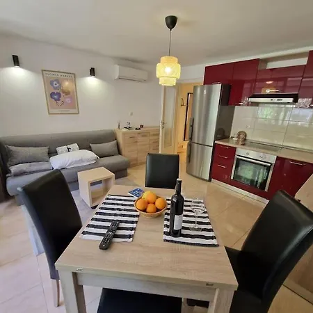 Cozy Mimi In The Center Of * سبليت